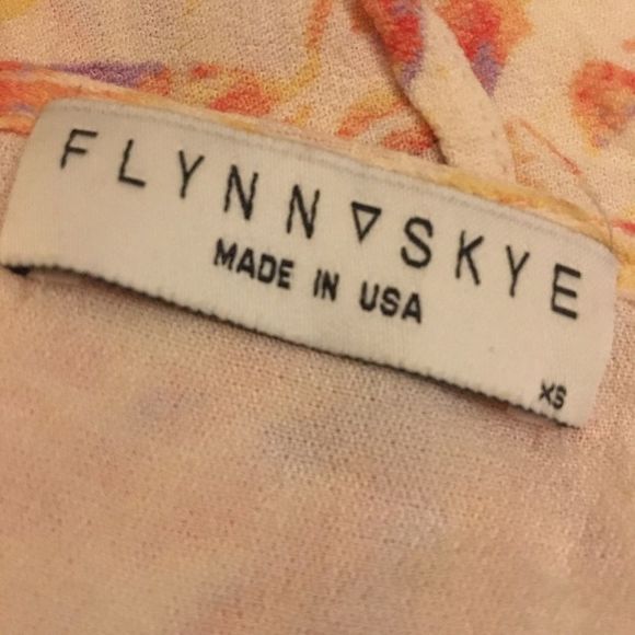 Flynn Skye tropical print cropped tie front top 3 for $15 - Picture 3 of 4